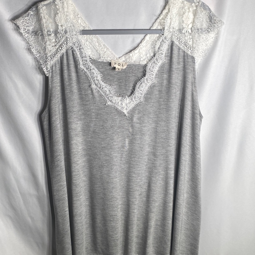 POL Gray Lace Trim V-Neck Tank Top | Sleeveless | Small